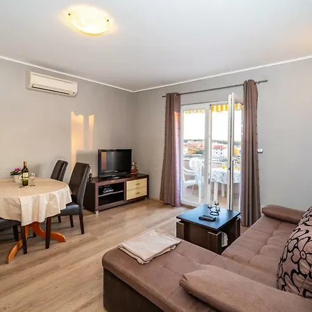 Adrian Apartmán