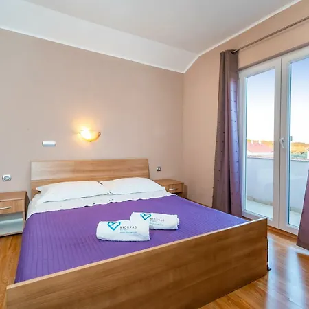 Adrian Apartmán *