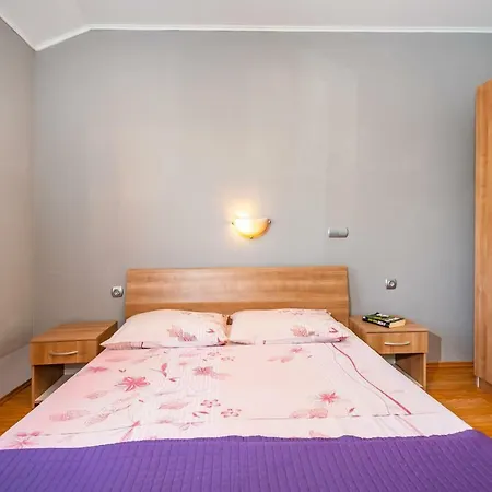 Apartmán Adrian *