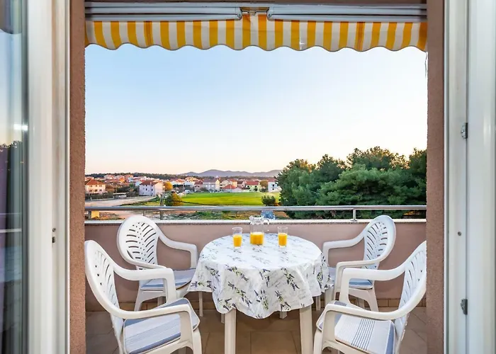 Adrian * 비오그라드나모루