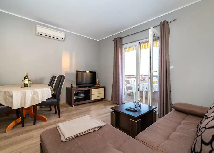 Adrian 비오그라드나모루