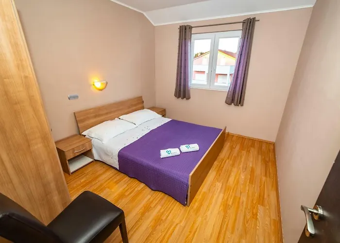 Adrian 비오그라드나모루