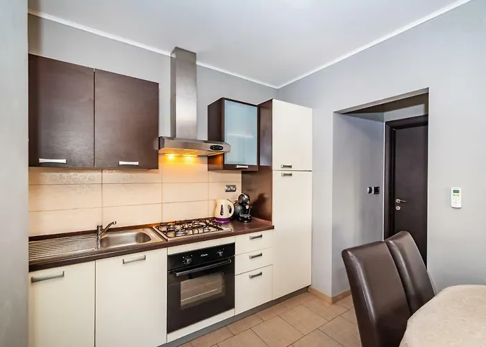 Adrian * 비오그라드나모루