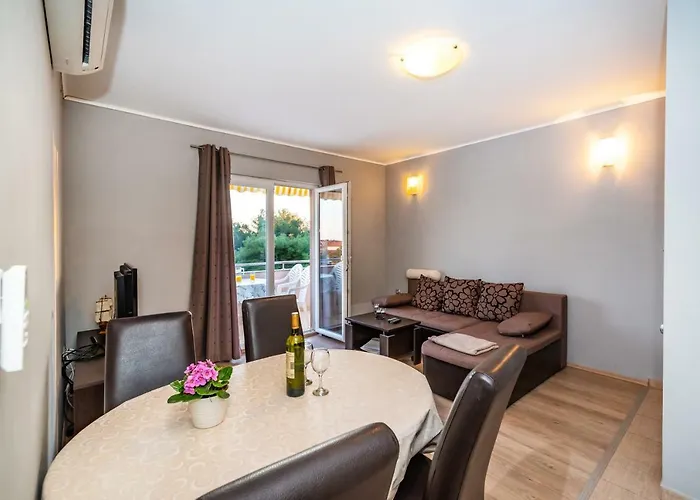 아파트 Adrian 비오그라드나모루