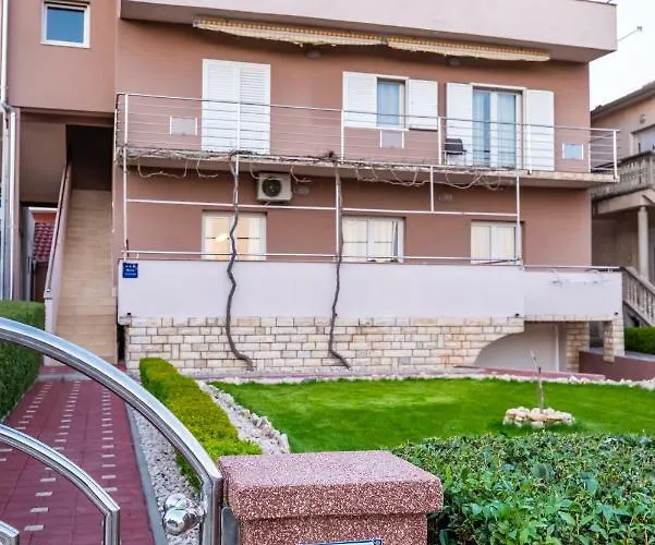 Adrian Apartman Biograd na Moru